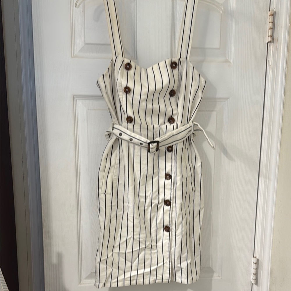 Forever 21 Black and White Tie Front Sundress sold with crossbody purse!!